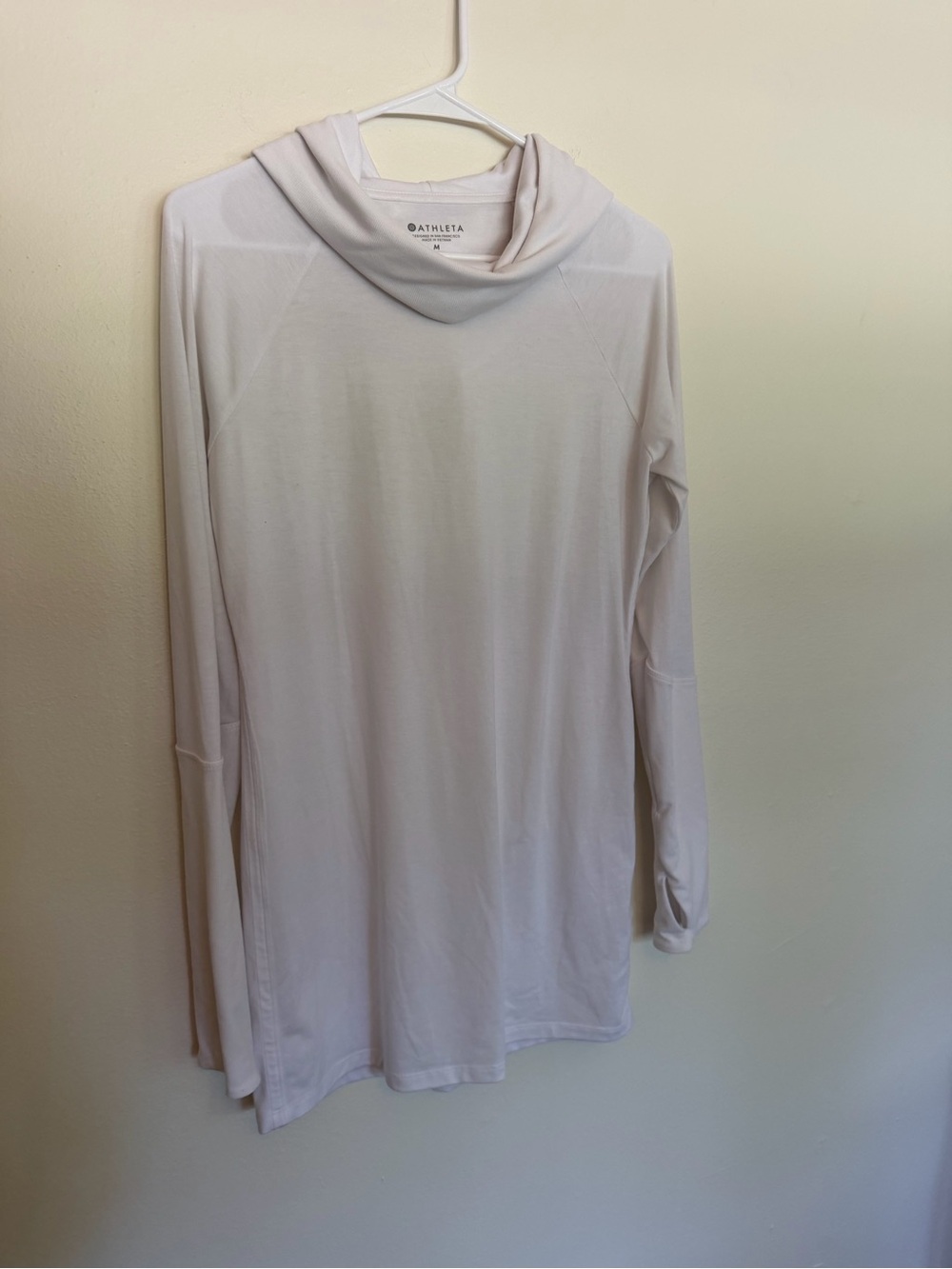 Athleta essence hooded long sleeve size medium white